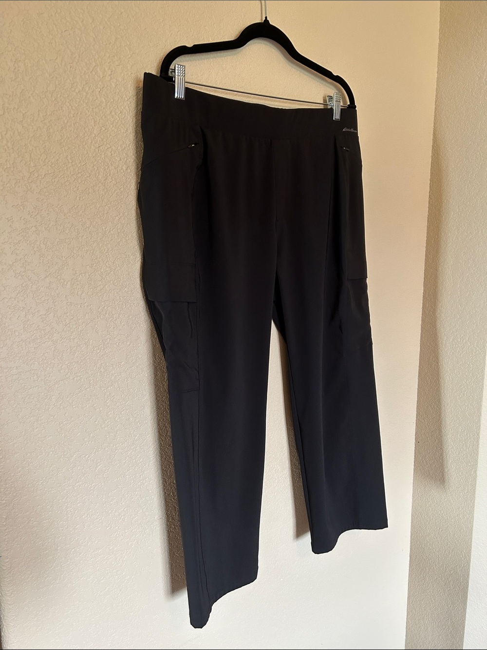 Eddie Bauer Women’s Black Stretch Cropped Hiking Pants Size 16 Outdoor Travel - Picture 3 of 9
